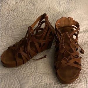 Pierre Dumas Sandals size 8